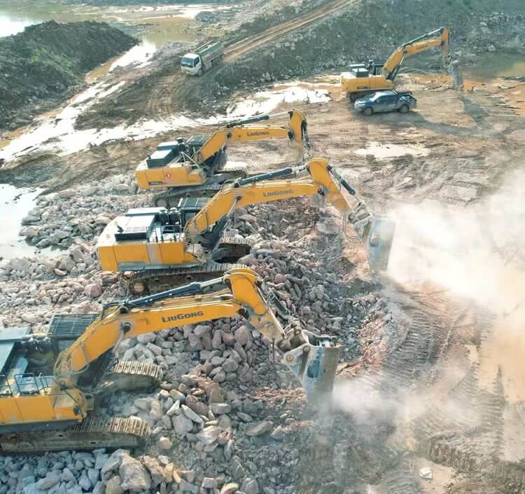 柳工挖掘機打破了他對國產品牌的偏見！